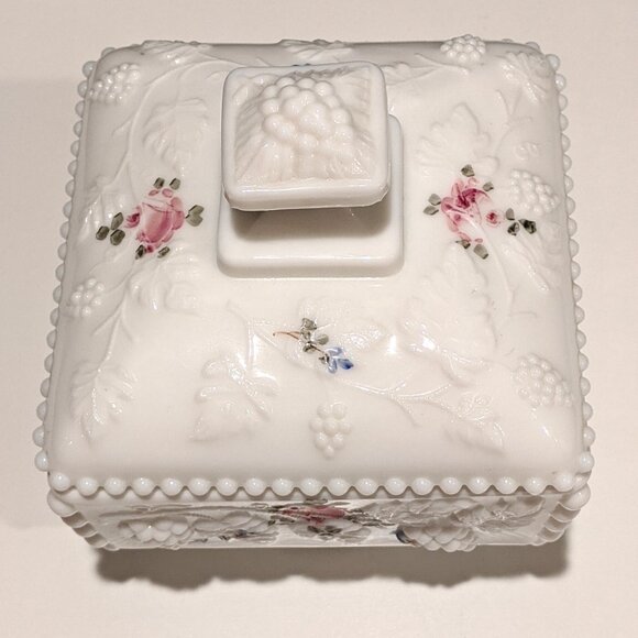 Westmoreland “Beaded Grape” Hand Painted Milk Glass Trinket Box - Picture 5 of 9